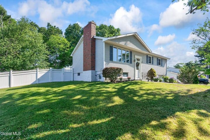 35 Comely Lane, Colonie, NY, photo 3