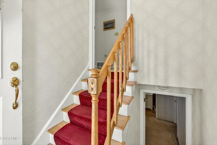 35 Comely Lane, Colonie, NY, photo 5