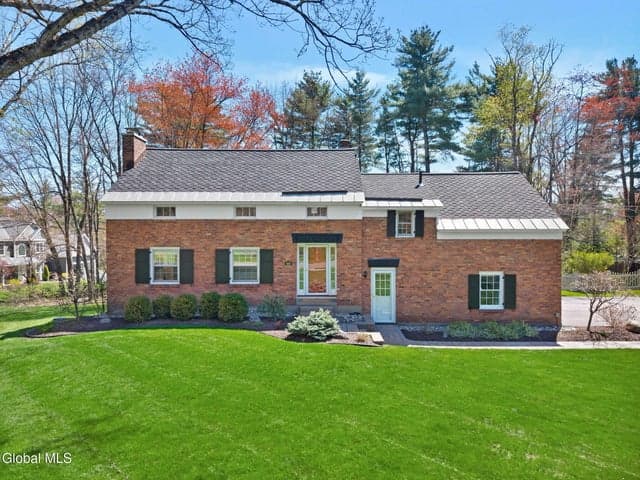 896 Randall Road, Niskayuna, NY