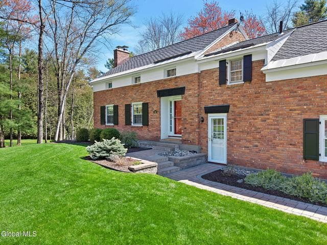896 Randall Road, Niskayuna, NY, photo 2