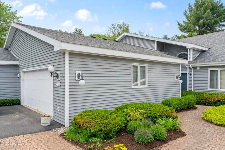 46 Lyon Court, Queensbury, NY, photo 3