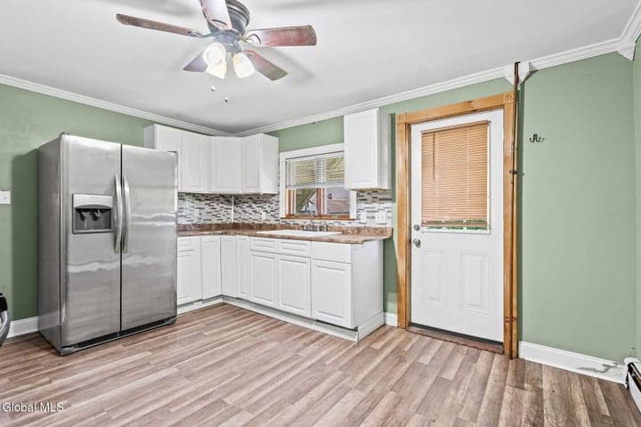62 Center Street, Amsterdam, NY, photo 2