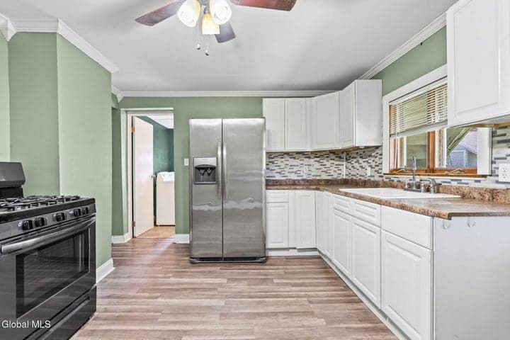 62 Center Street, Amsterdam, NY, photo 3