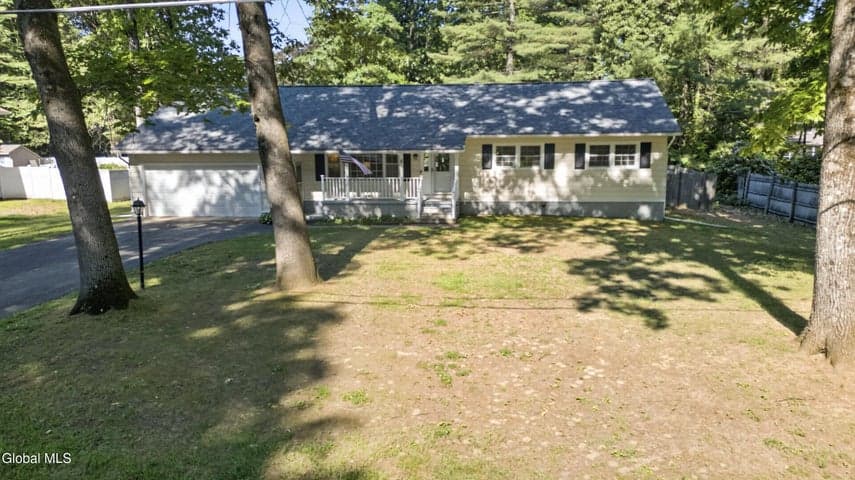 3 Peck Lane, Clifton Park, NY, photo 2