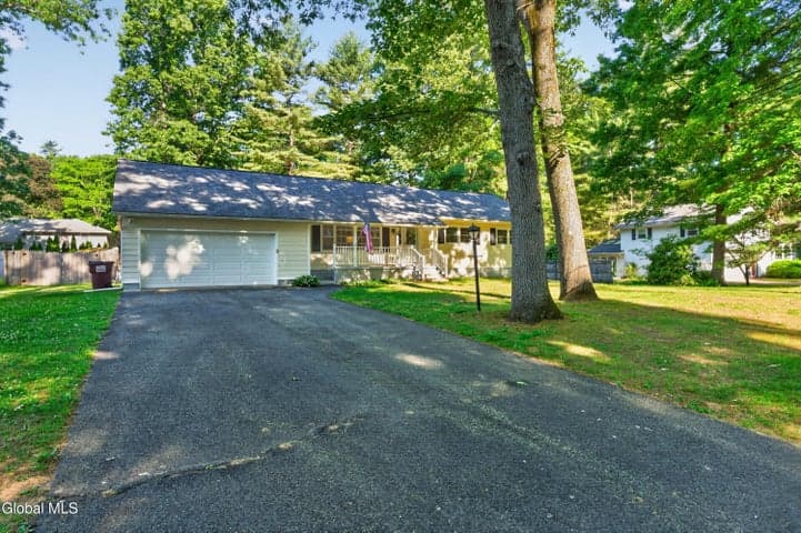 3 Peck Lane, Clifton Park, NY, photo 3