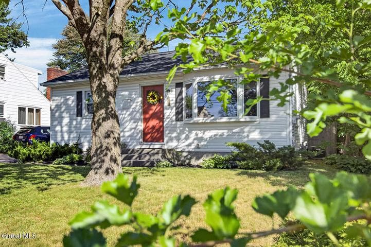 28 Smith Avenue, Albany, NY, photo 3