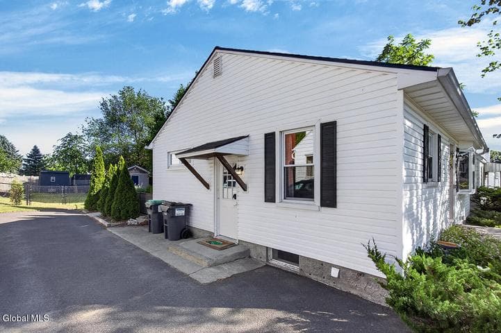 28 Smith Avenue, Albany, NY, photo 4