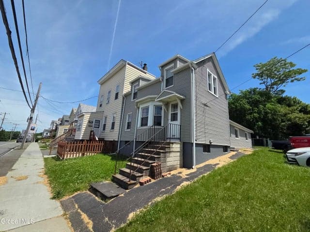 512 East Street, Rensselaer, NY