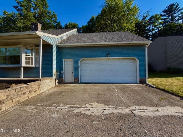 31 Laura Drive, Colonie, NY, photo 5