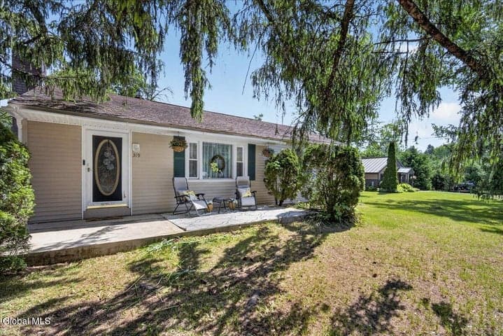 319 Dixon Road, Queensbury, NY, photo 2