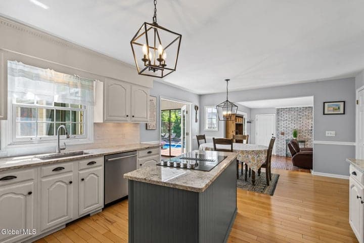 6 Greenfield Court, Clifton Park, NY, photo 4