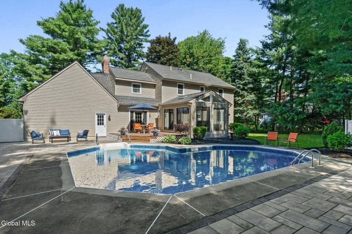 6 Greenfield Court, Clifton Park, NY, photo 3