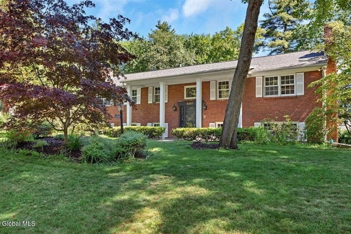 2307 Pine Ridge Road, Niskayuna, NY, photo 1