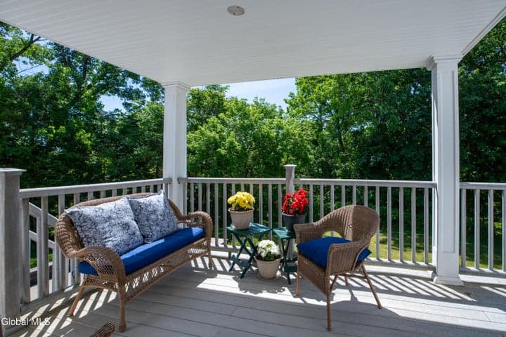 14 Edgewater Court, Colonie, NY, photo 5