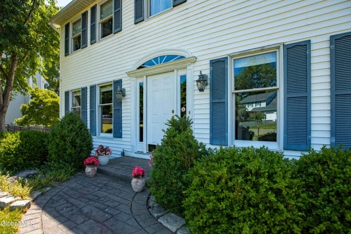 14 Edgewater Court, Colonie, NY, photo 5