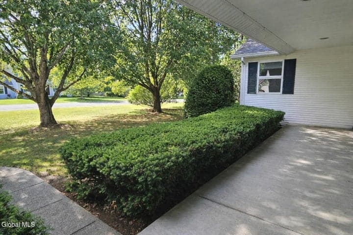 12 Lancestire Drive, Queensbury, NY, photo 3