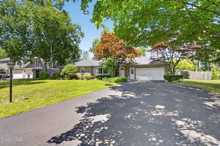 10 Willo Lane, Colonie, NY, photo 1