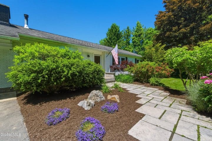 704 Tanner Road, Clifton Park, NY, photo 5