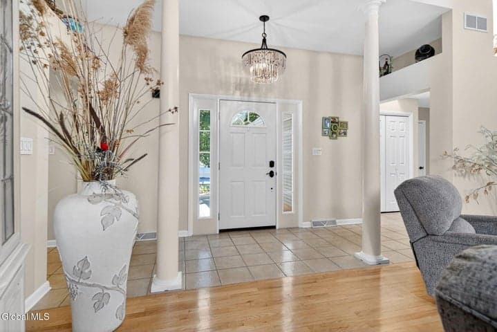 34 W Skyview Drive, Cohoes, NY, photo 3