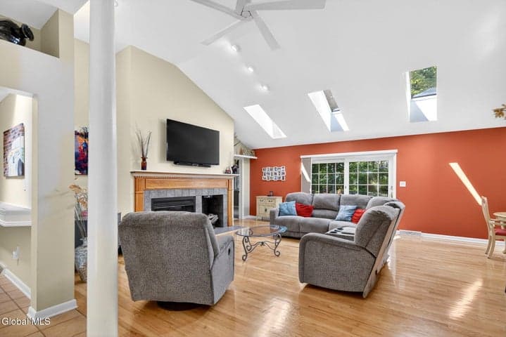 34 W Skyview Drive, Cohoes, NY, photo 4
