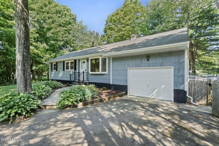 6001 Marion Boulevard, Valatie, NY