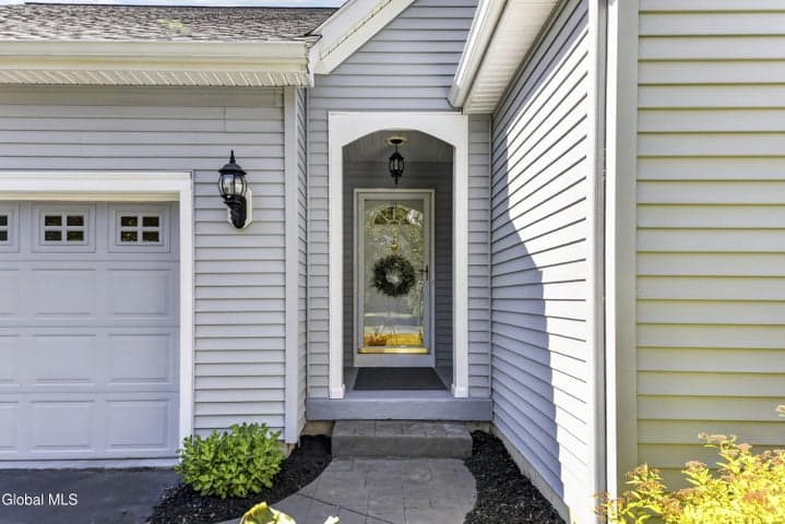 6 Danbury Court, Clifton Park, NY, photo 5