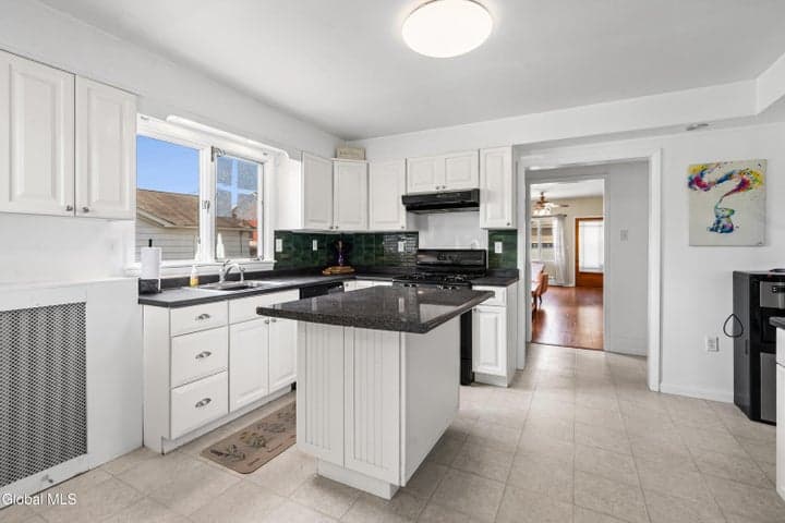 36 Maple Street, Mechanicville, NY, photo 3