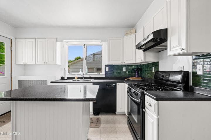 36 Maple Street, Mechanicville, NY, photo 4