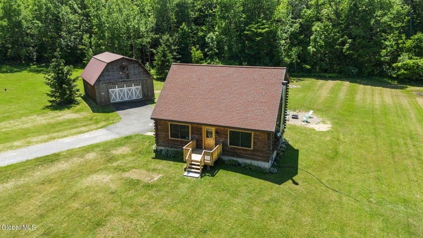 1091 Goldfoot Road, Glenville, NY