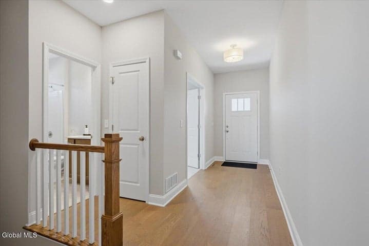 1 Clover Leaf Drive, Halfmoon, NY, photo 4