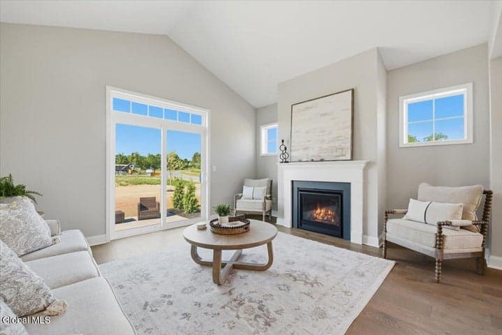 1 Clover Leaf Drive, Halfmoon, NY, photo 5