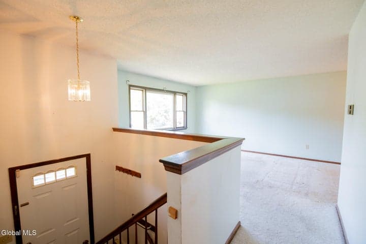 6 Chesterwood Court, Ballston Spa, NY, photo 3