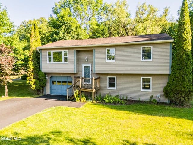 6 Chesterwood Court, Ballston Spa, NY, photo 2