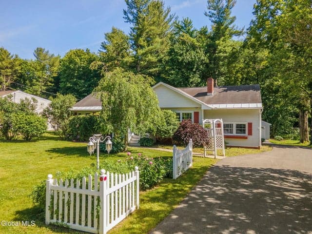 9 Florence Avenue, Charlton, NY