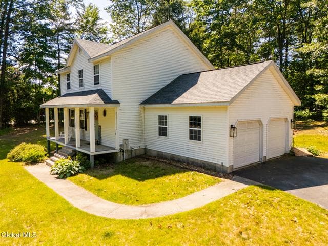 22 Snowberry Lane, Moreau, NY, photo 2