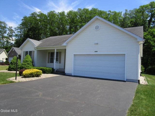1000 Kingswood Court, Rotterdam, NY, photo 2
