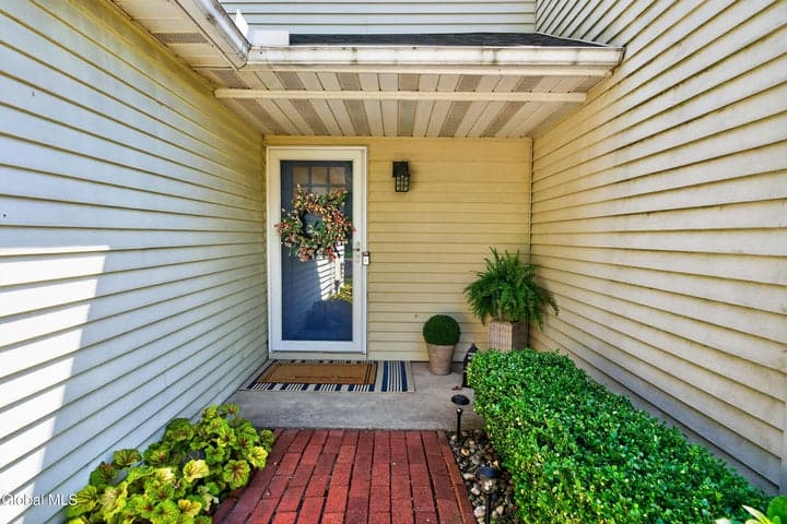 62 Commonwealth Drive, Bethlehem, NY, photo 3