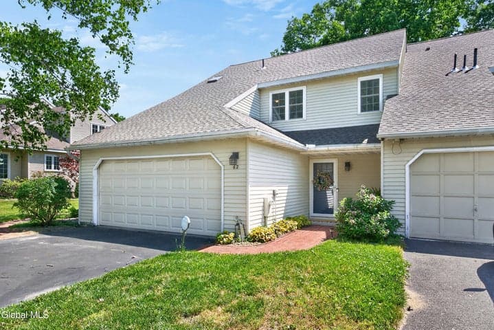 62 Commonwealth Drive, Bethlehem, NY, photo 2