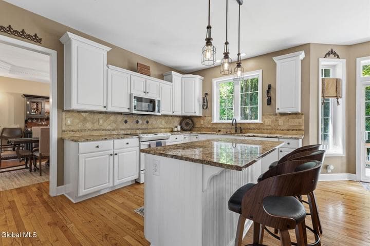 46 Mann Boulevard, Halfmoon, NY, photo 5