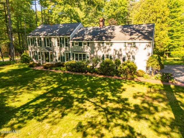 20 Lantern Hill Road, Queensbury, NY
