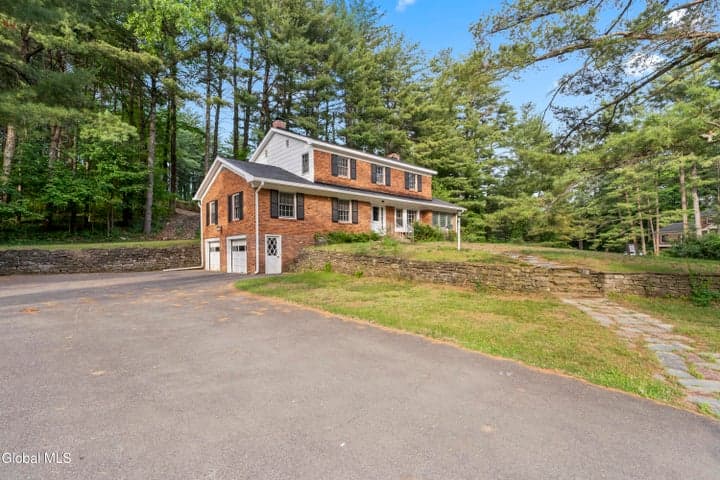 193 Pine Ridge Drive, Guilderland, NY, photo 2