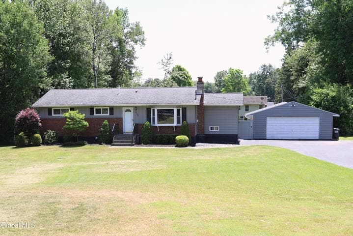 464 Grooms Road, Clifton Park, NY, photo 2