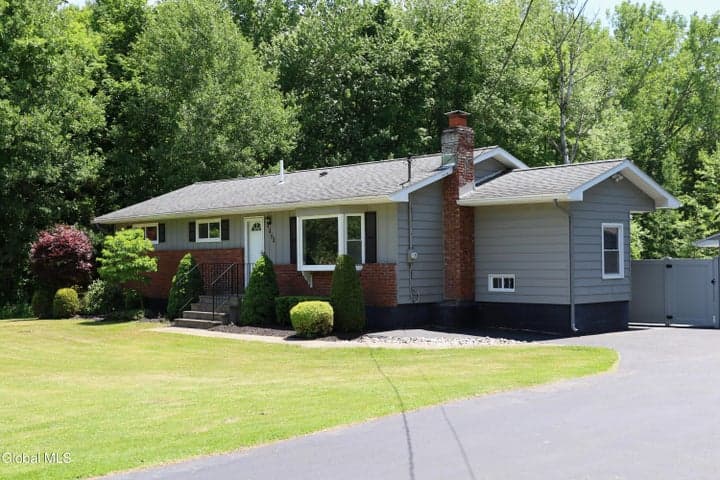 464 Grooms Road, Clifton Park, NY, photo 3