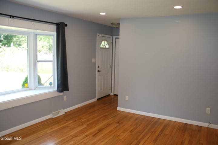 464 Grooms Road, Clifton Park, NY, photo 5