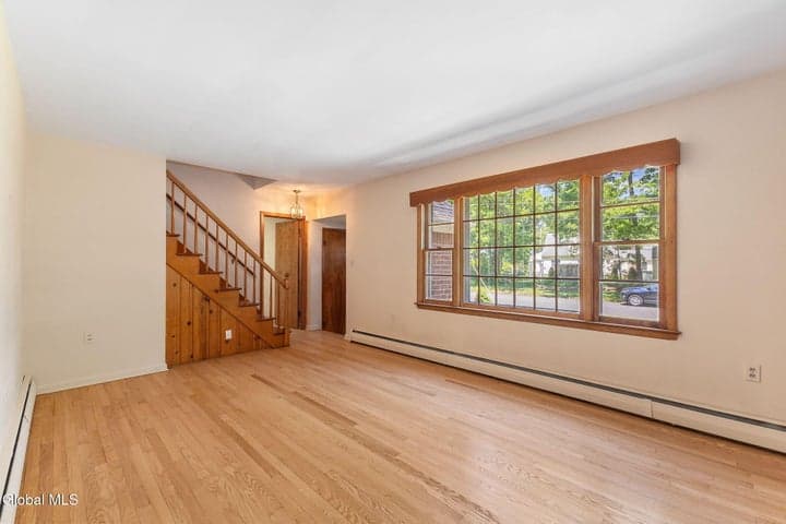 8 Oak Drive, Guilderland, NY, photo 2