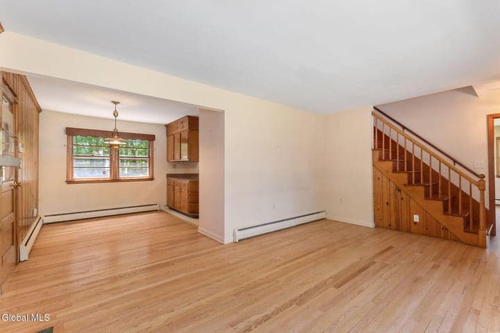 8 Oak Drive, Guilderland, NY, photo 3