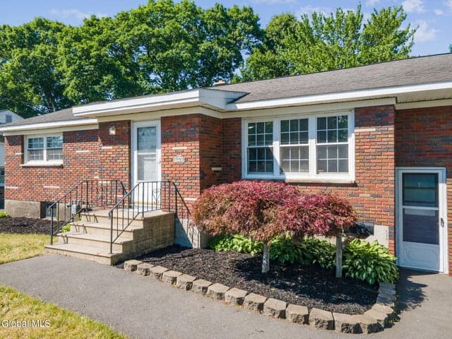 1136 Butler Street, Rotterdam, NY, photo 2