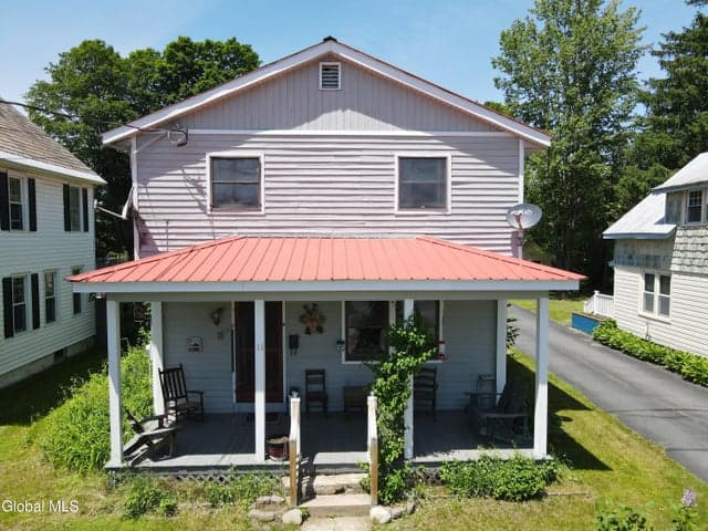 11 Third Avenue, Warrensburg, NY