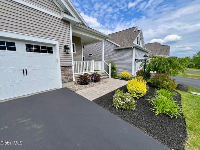 15 Bradley Circle, Halfmoon, NY, photo 5