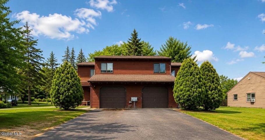 101-103 Stone Ridge Court, Guilderland, NY, photo 1